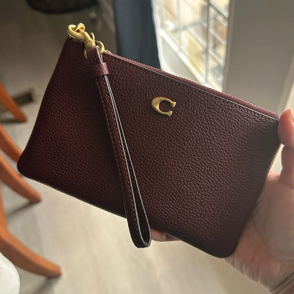 Coach Essential  Wristlet Wallet - Picture 6 of 10